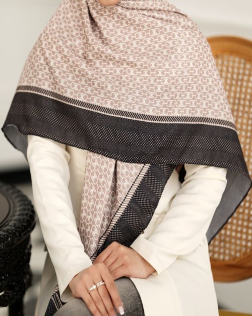  روسری نخی طرح رایکا دوردوخت منگوله دار  کد 20375 