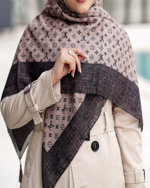  روسری نخی لاوین دوروخت منگوله دار  کد  20301 